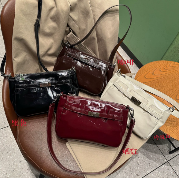 Top Grain Leather Underarm Shoulder Bag – Minimalist Women’s Handbag
