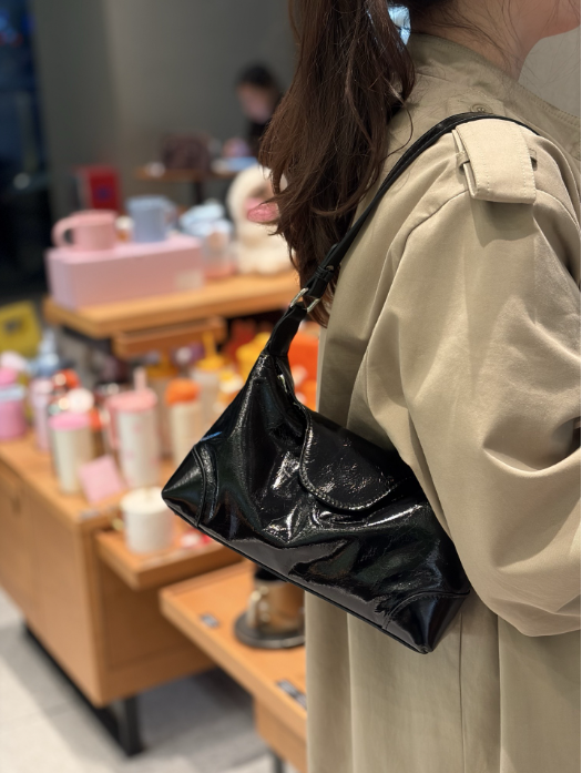 34ea35cefd4ab61c87bac95040b81b08 Top Grain Leather Dumpling Shoulder Bag – Minimalist Women’s Soft Handbag