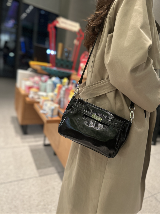 Top Grain Leather Underarm Shoulder Bag – Minimalist Women’s Handbag