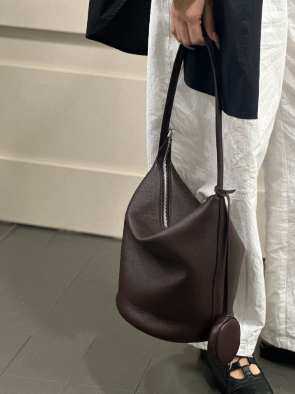 414d35a31da89ac72cf766aaac3e238f Women's Large Top-Grain Cowhide Leather Bucket Bag