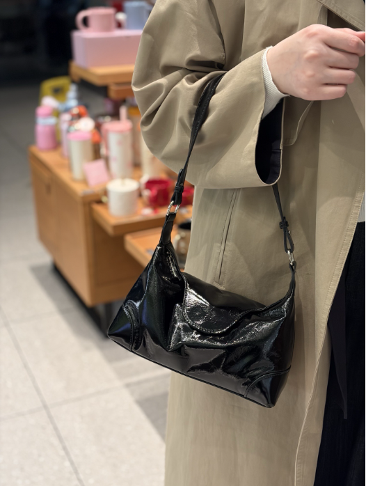 46a0411fdd35caca4bc659c342926a37 Top Grain Leather Dumpling Shoulder Bag – Minimalist Women’s Soft Handbag