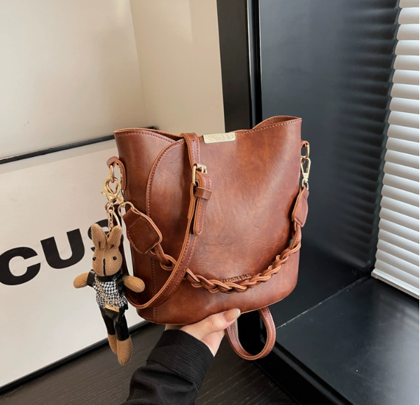 Women's Vintage-Style PU Leather Bucket Shoulder Bag