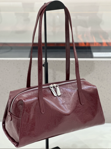 69d9b355bcc15ff9974b7ca1623355b9 Women's Top-Grain Cowhide Boston Bag with Zip Closure
