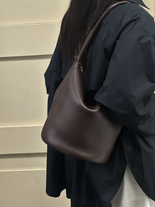 7a42ce510dd843a0352e90eb380b8381 Women's Large Top-Grain Cowhide Leather Bucket Bag