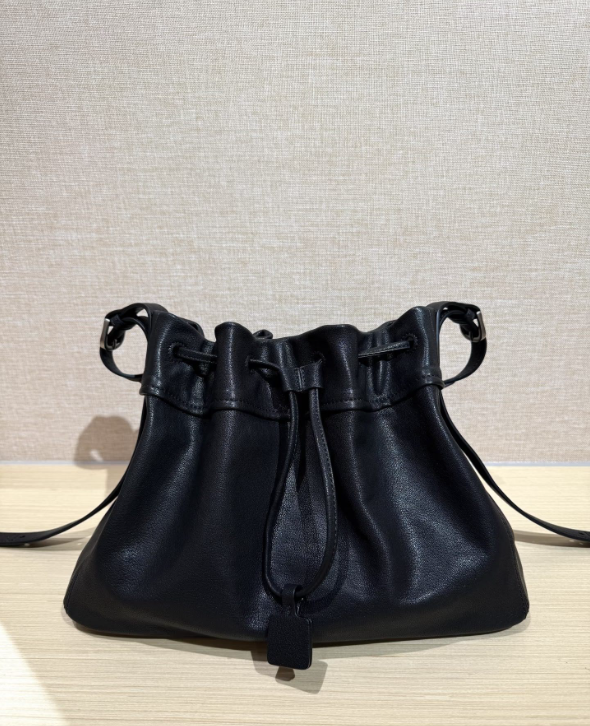 Genuine Sheepskin Drawstring Bucket Bag – Women’s Soft Leather Shoulder Bag