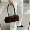 b809ccfed59bed4027f889f4f29621a1 Women's Genuine Leather Shoulder Bag with Zip Closure