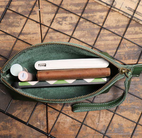 d68025db1799c512ddc434ef1e08a418 Women's Top-Grain Cowhide Leather Wristlet Pouch