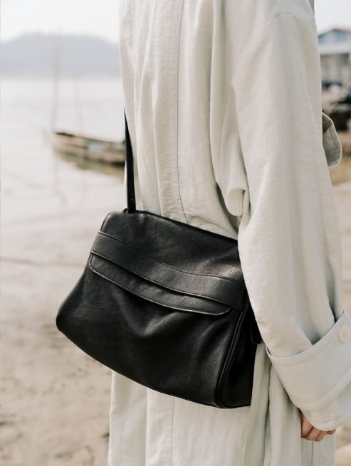 Genuine Leather Hobo Shoulder Bag – Large Capacity Women’s Everyday Bag