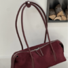 f7cd560d5bb6600302bb60b2100f2386 Women's Genuine Leather Shoulder Bag with Zip Closure